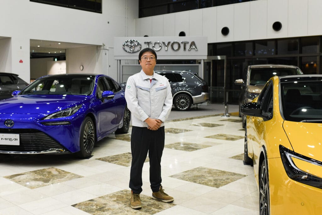toyota museum nagoya oct31 japan 05 1024x683 Kenji Onishi, un veterano Toyota da 18 anni che guida O-Beya, una piattaforma con agenti di intelligenza artificiale che aiuta gli ingegneri progettisti di propulsori a innovare più velocemente. Foto di Noriko Hayashi per Microsoft